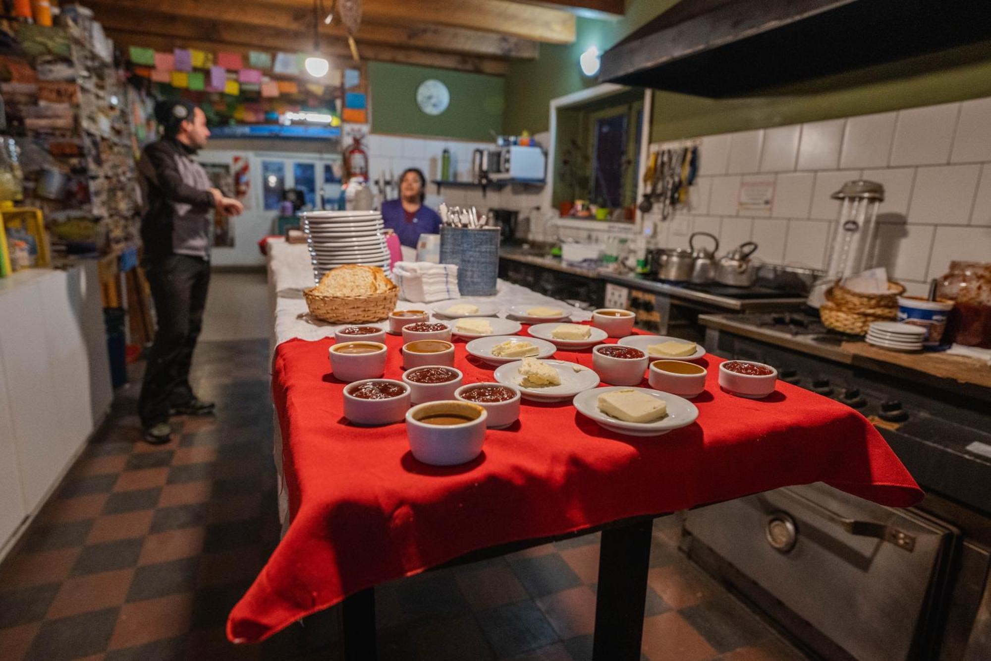 Alhue Patagonia Hostel Сан-Мартін-де-лос-Андес Екстер'єр фото
